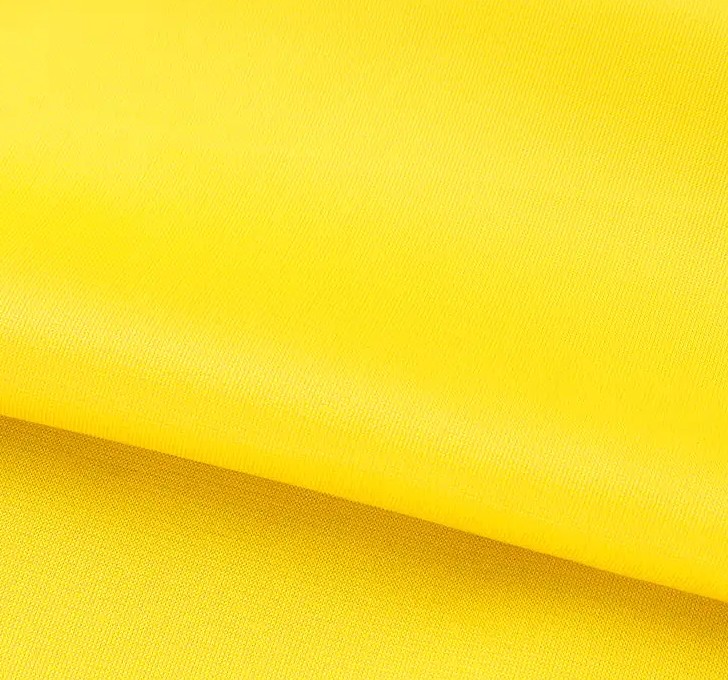 Goldener Samtstoff: Die perfekte Kombination aus Luxus und Komfort