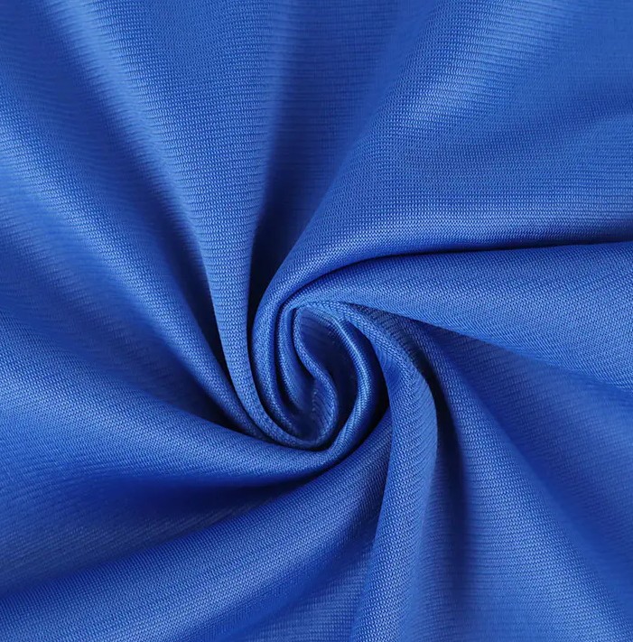 Gebürsteter Super-Poly-Tricot-Strickstoff: Die Verschmelzung von Textilinnovation und modernem Leben